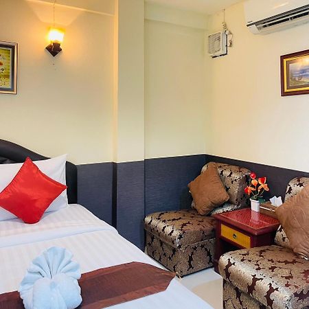 Baik Suite Bangkok Exterior foto