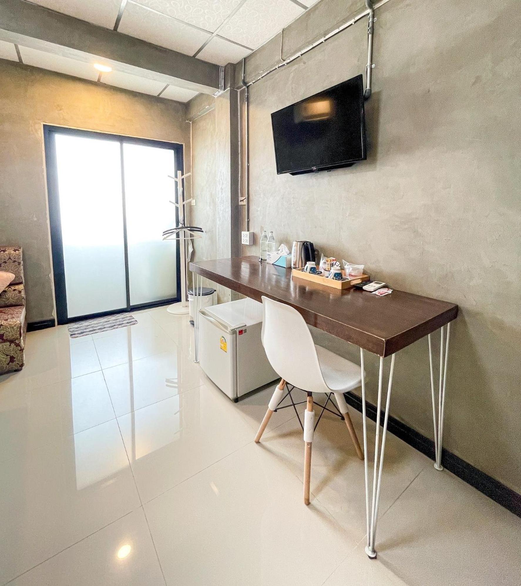 Baik Suite Bangkok Exterior foto