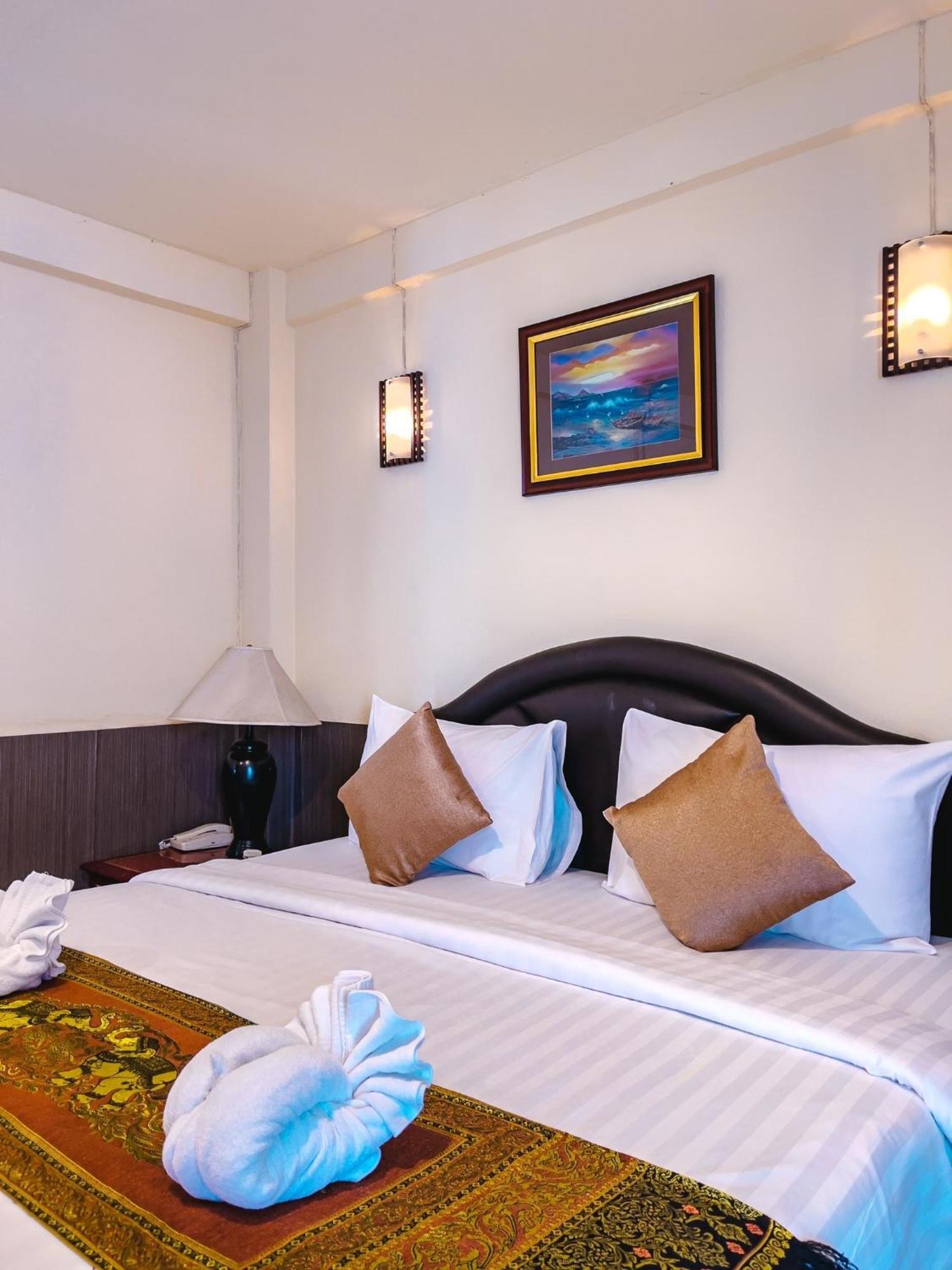 Baik Suite Bangkok Exterior foto
