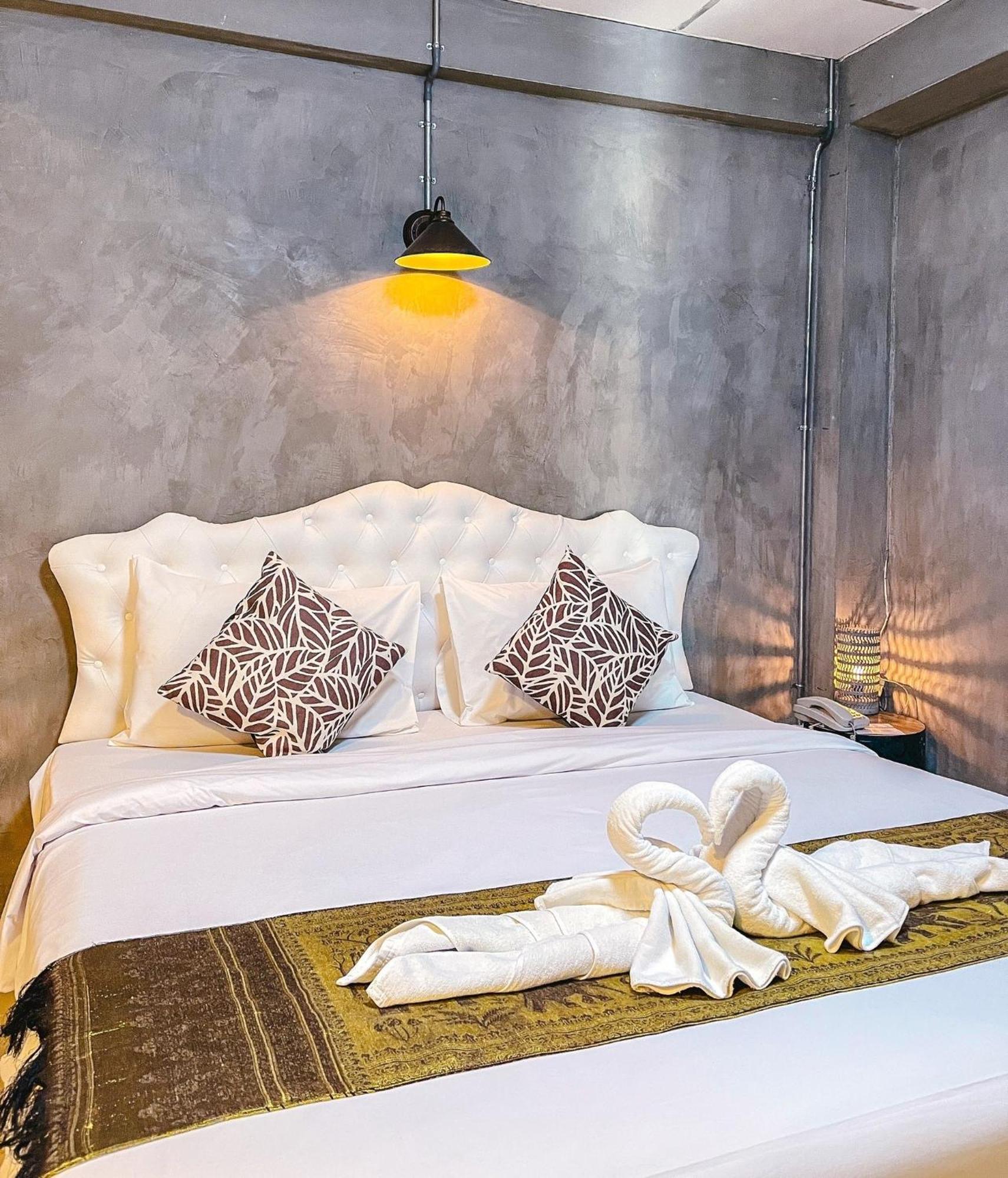 Baik Suite Bangkok Exterior foto